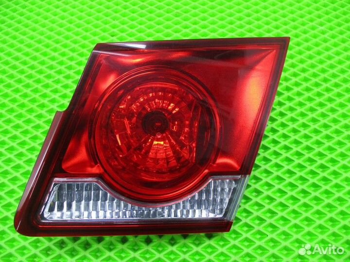 Фонарь задний внутренний правый Chevrolet Cruze 1