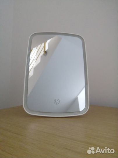 Зеркало косметическое с подсветкой AMI004w