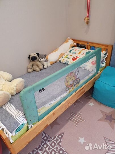 Защитный бортик в кроватку