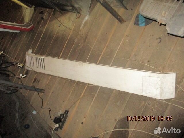 Спойлер боковой R renault 5000936423