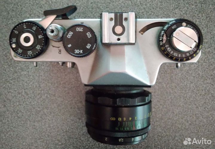 Зеркальный фотоаппарат Зенит ет