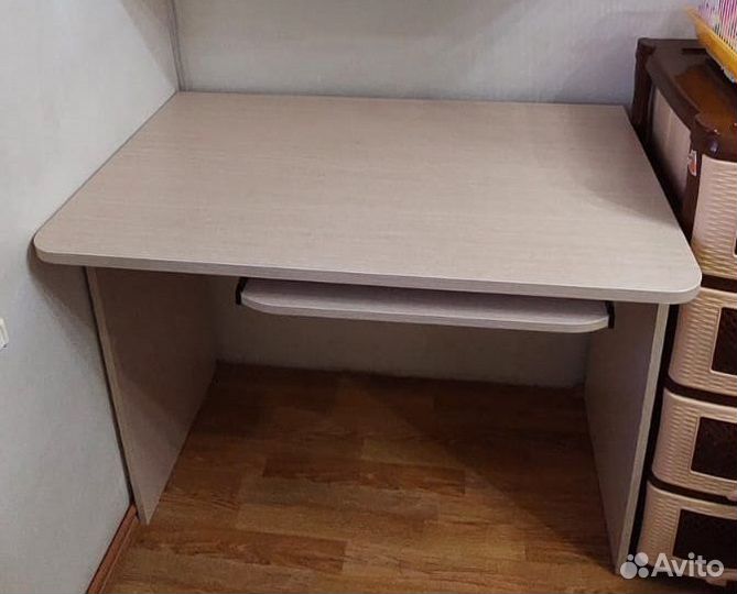 Письменный стол для школьника бу