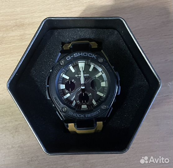 Часы Casio GST-W120L