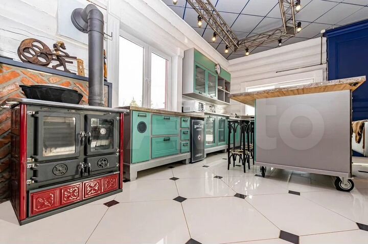 Дом 350 м² на участке 4 га