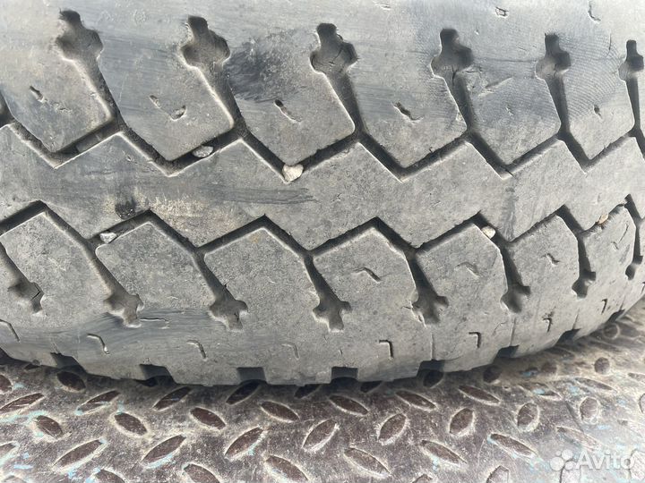 Продам резину 235/75R17.5