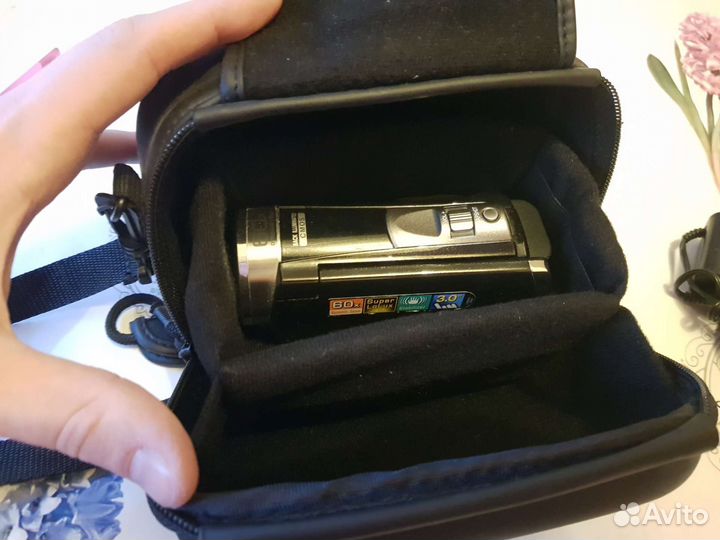 Видео-камера JVC GZ-EX310BE