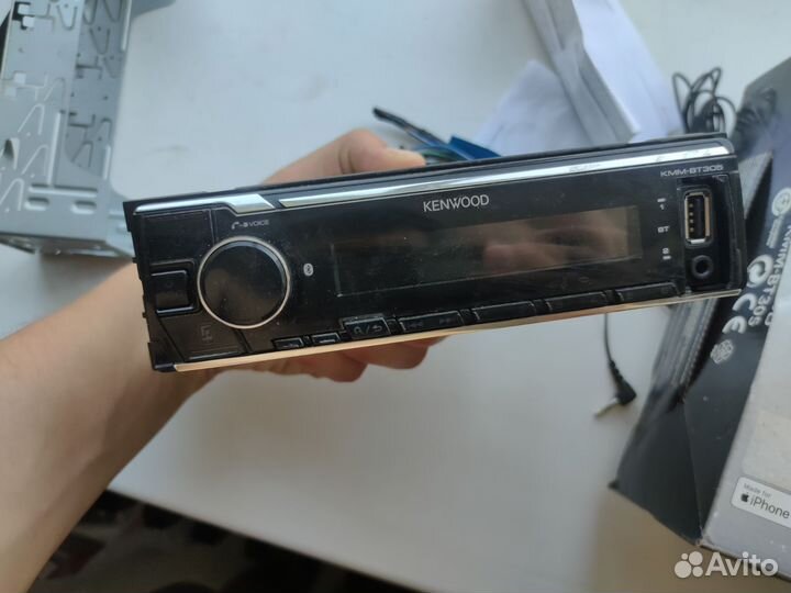 Мафон с блютузом Kenwood kmm-bt305