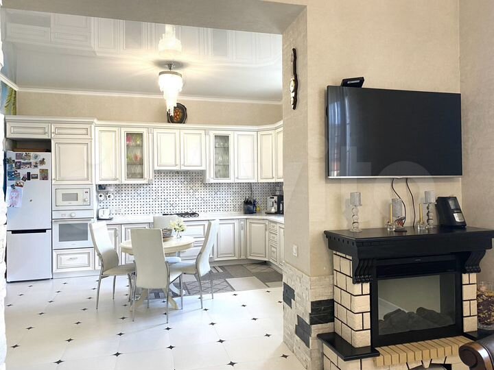 Дом 250 м² на участке 10 сот.