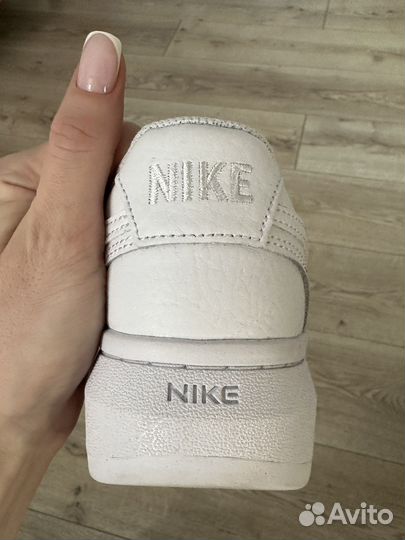 Кроссовки nike 40