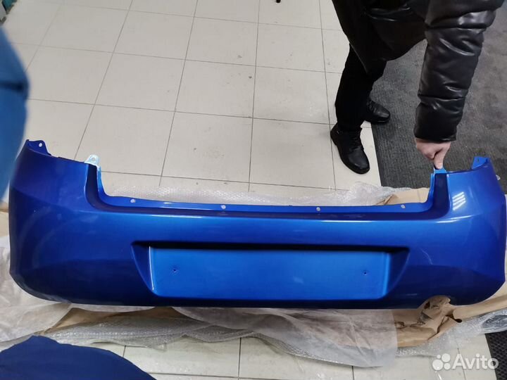 Бампер Гранта задний цвет 418 голубая планета