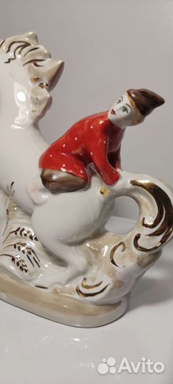 Фарфоровая статуэтка Сивка-Бурка Дулево