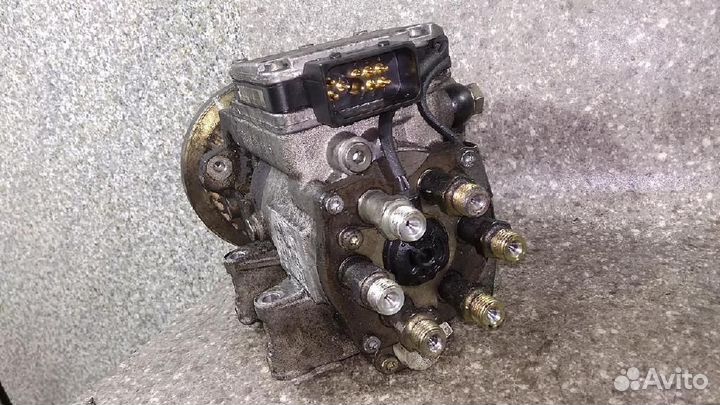 Насос топливный (тнвд) Audi A4/RS4/S4