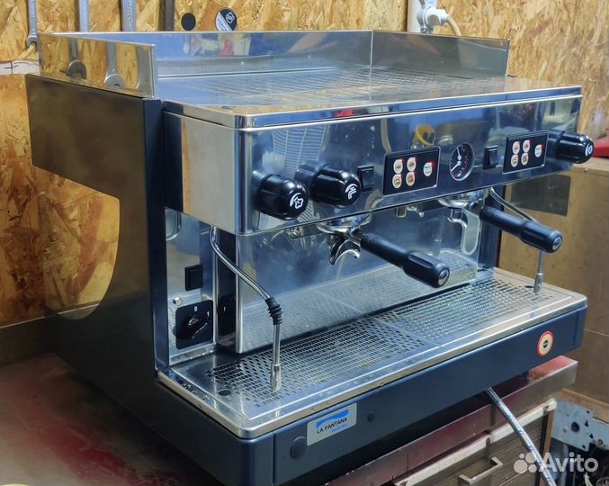 Кофемашина для кофейни mce start