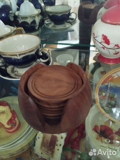 Деревянная подставки под стаканы