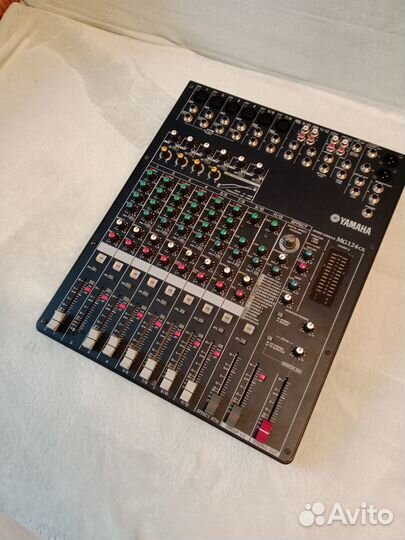 Микшерный пульт yamaha -124CX