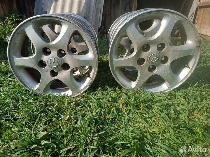 Продам заднюю полку от мазда примасси 4 диска