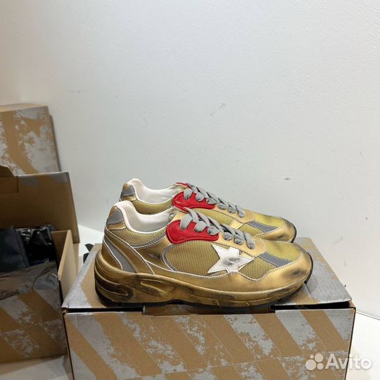 Кроссовки женские Golden Goose