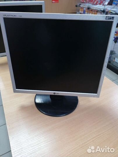 Монитор LG 17 дюймов