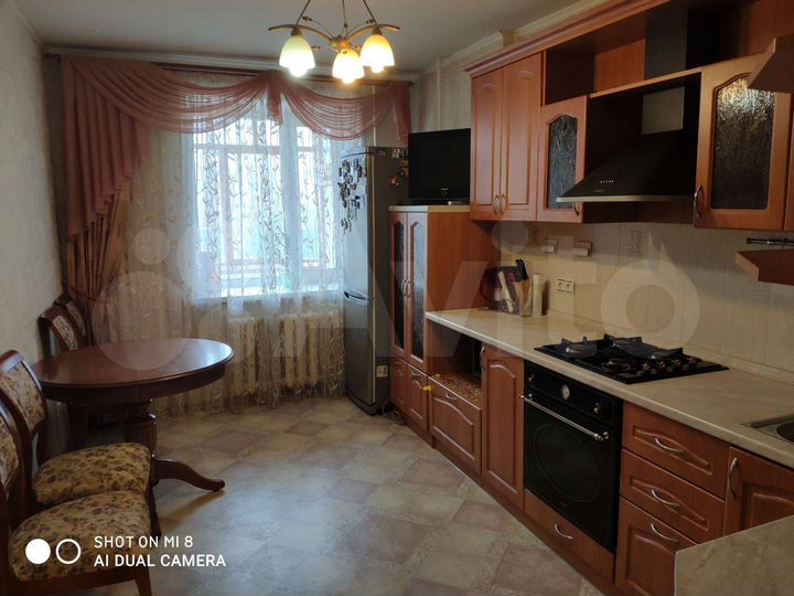 2-к. квартира, 58 м², 4/10 эт.