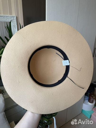 Шляпа женская бежевая