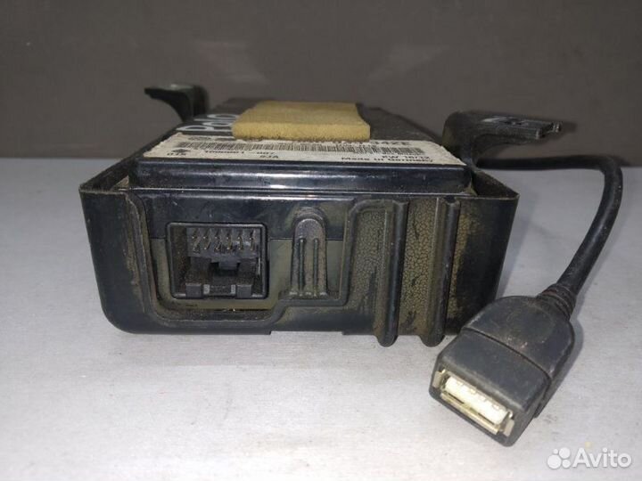 Блок USB Volkswagen Polo седан CFN 2012