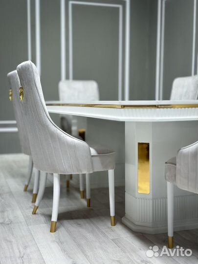 Стол и стулья комплект
