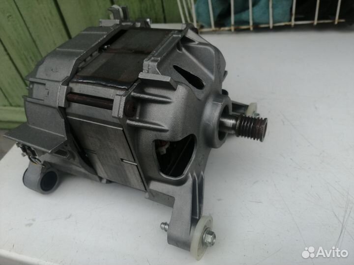 Двигататель стиральной машины