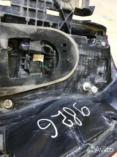 Фонарь задний левый Toyota Land Cruiser 200