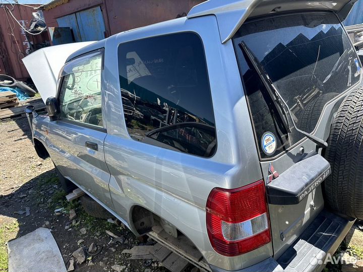 Кузов PaJero IO (Pinin) 3 двери. Без ржи. Полность