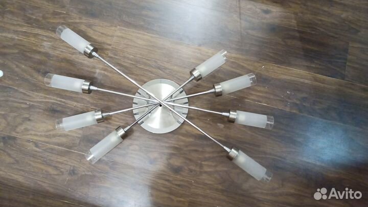Люстра импортная 8 лампочек