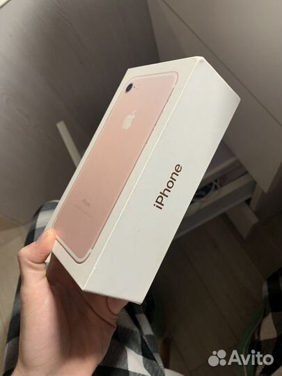 Коробка от iPhone 7 rose gold и airpods 1