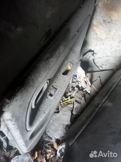 Двери на тайоту королу