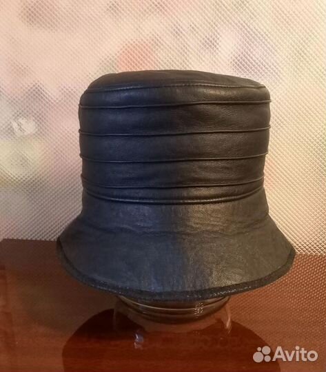 Шляпа женская кожаная