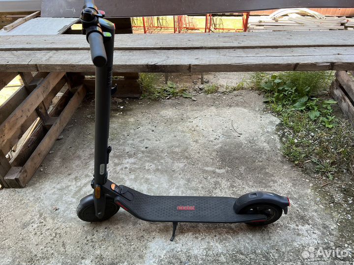 Электросамокат ninebot kickscooter e22