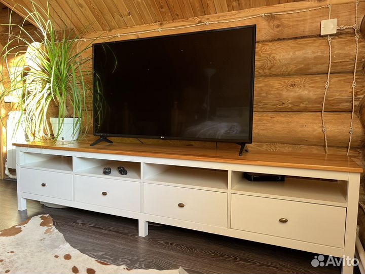 Тумба под телевизор