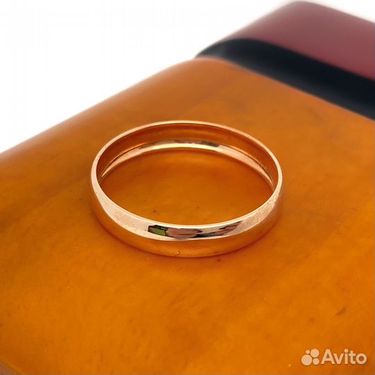 Золотое кольцо 585пр. вес: 1,46гр. размер: 18,8