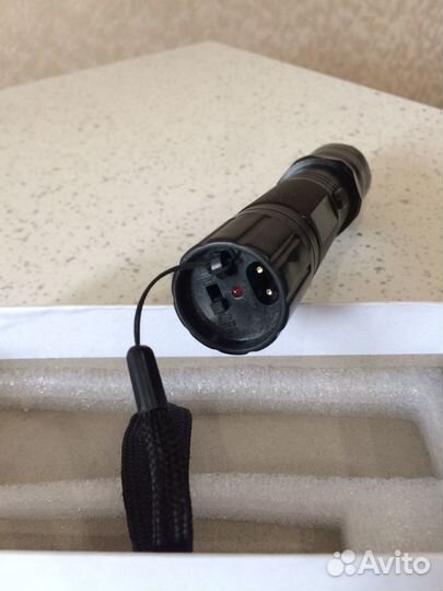 Надежный фонарик с встроенным отпугивателем собак