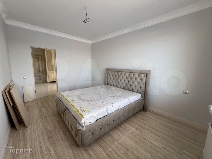 3-к. квартира, 102 м², 3/10 эт.