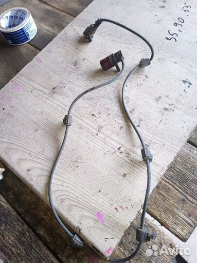 Датчик abs задний левый Toyota Sequoia UCK45