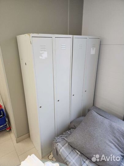 Сейфы, шкафы, каталки, тележки, столы