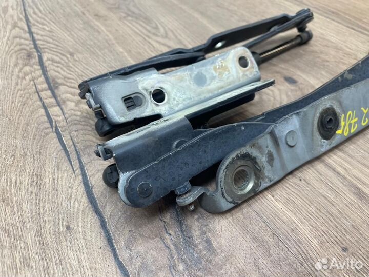 Петля крышки багажника Nissan Teana J32 VQ25DE