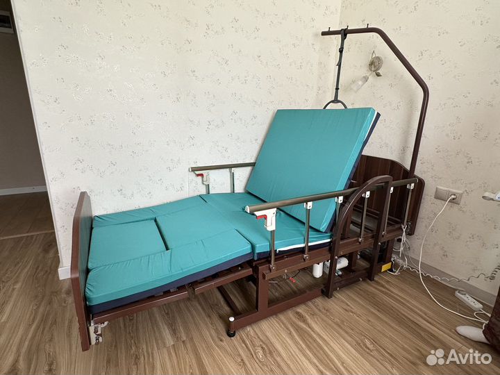 Медицинская кровать MET revel NEW