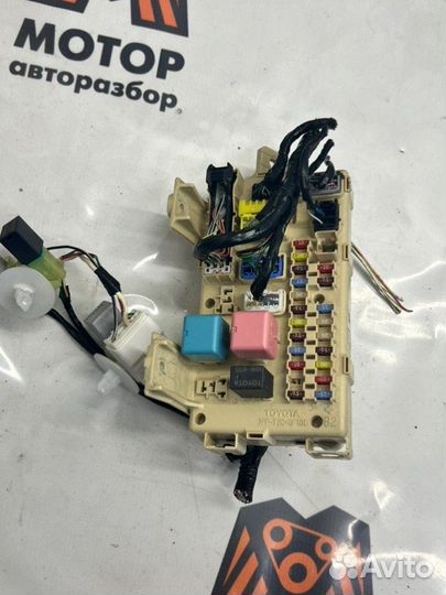 Блок предохранителей Toyota Avensis 2 250 1zzfe