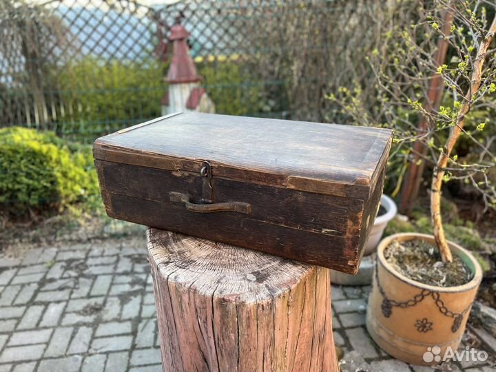 Старинный сундук каретный чемодан