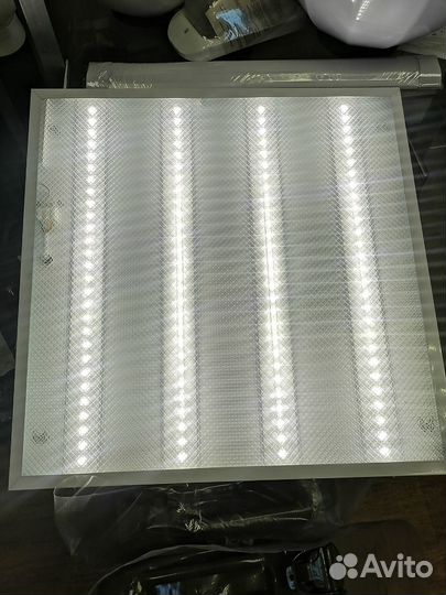 Светодиодный светильник потолочный панель армстрон