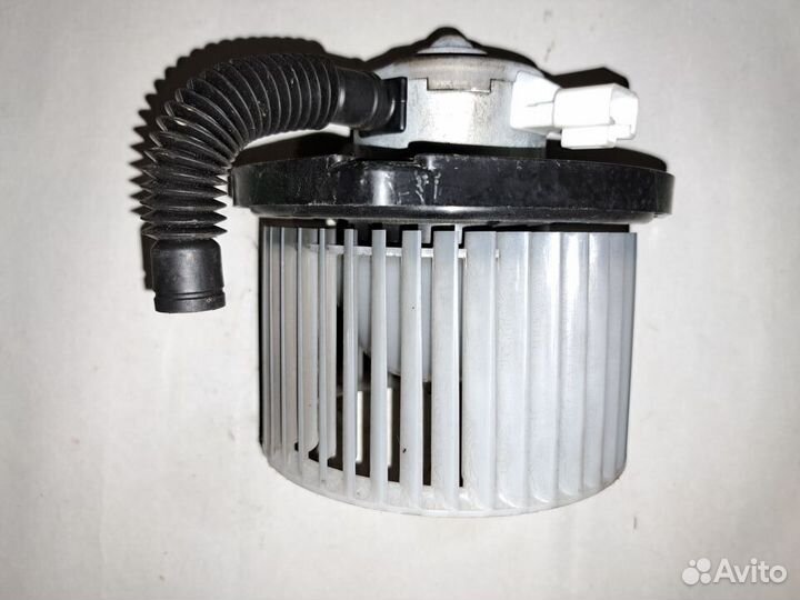 Мотор печки на Mitsubishi Outlander сw5W