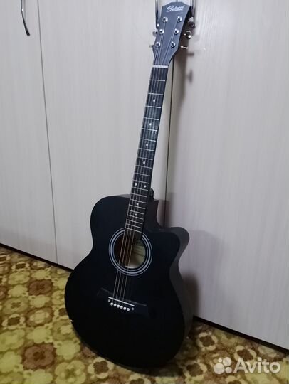 Акустическая гитара