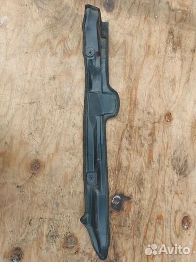 Пыльник крыла переднего правого Toyota Prius 2