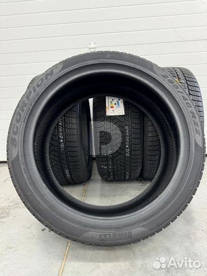 Pirelli Scorpion Winter 285/40 R22 и 325/35 R22 109