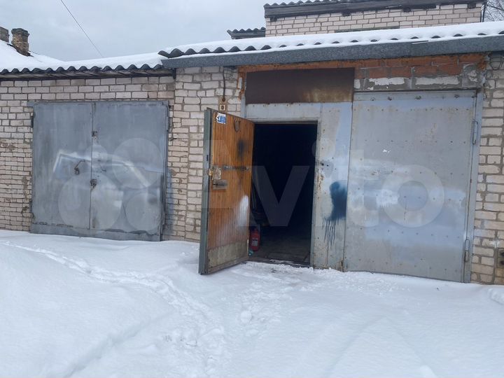 Гараж, > 30 м²